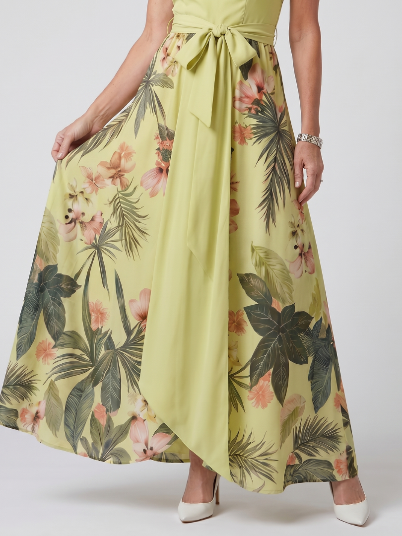 Meadow | Flowing Halter Maxi Dress with Botanical Print