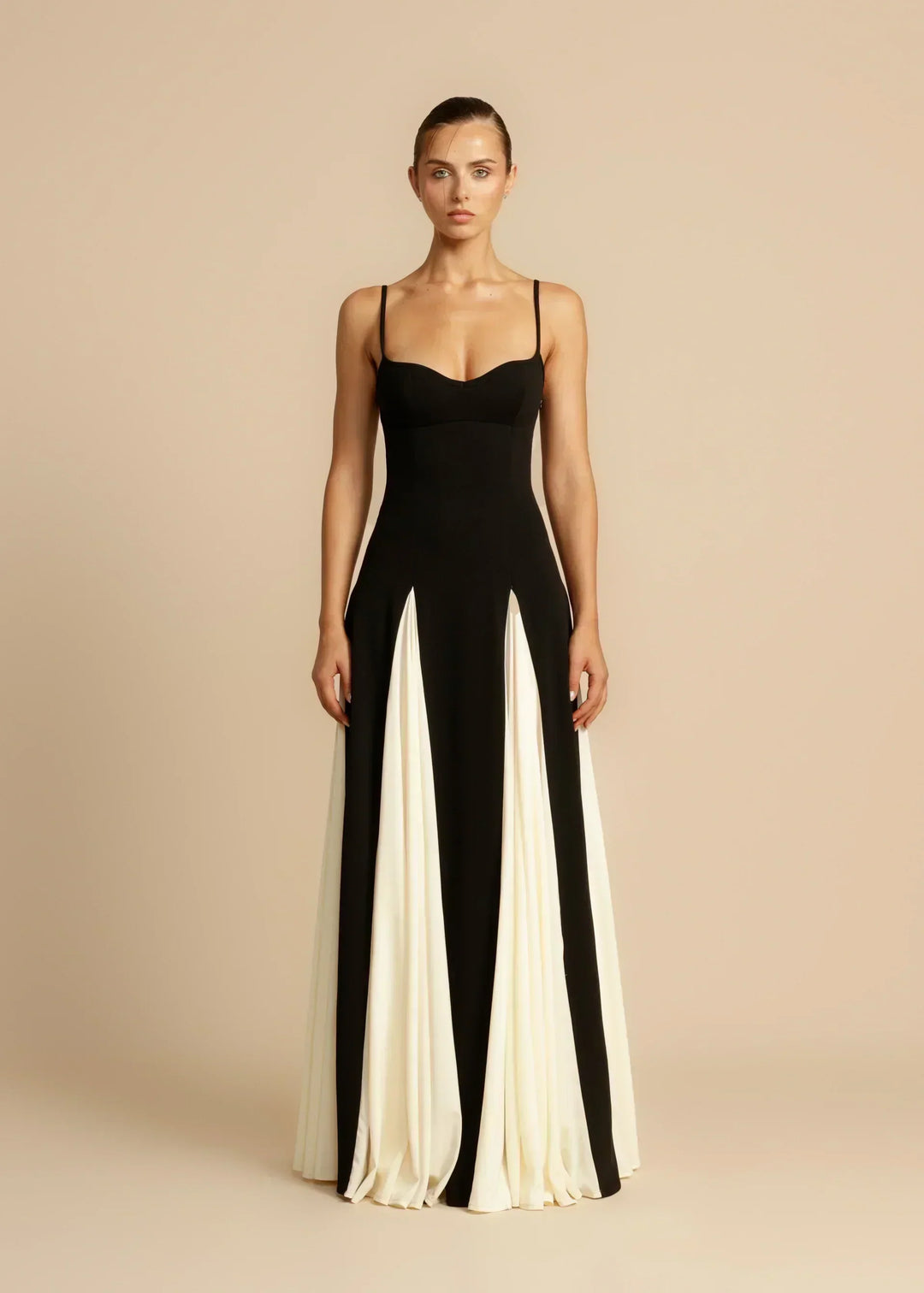 Olivia™ | Contrast Ruffle Maxi Dress