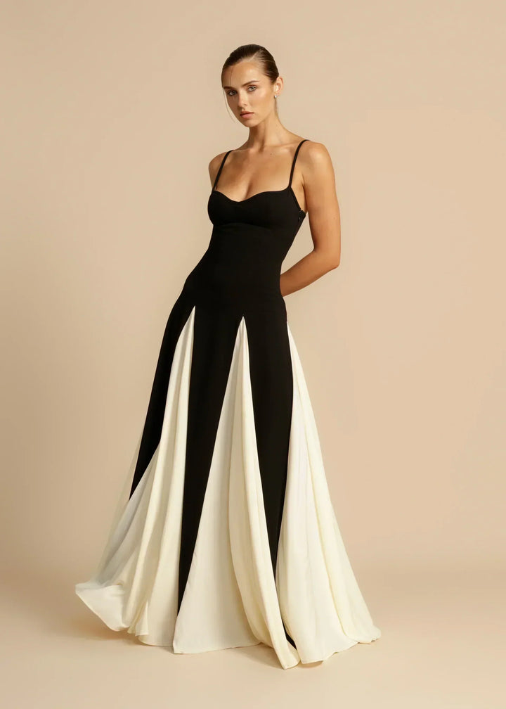 Olivia™ | Contrast Ruffle Maxi Dress