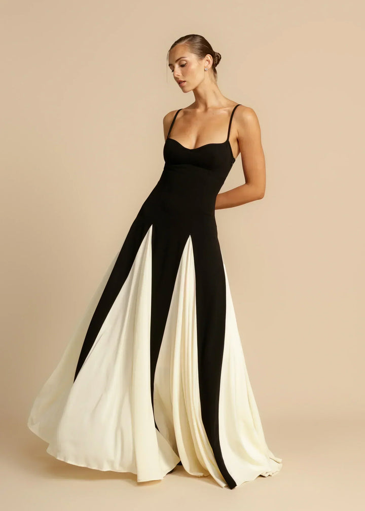 Olivia™ | Contrast Ruffle Maxi Dress