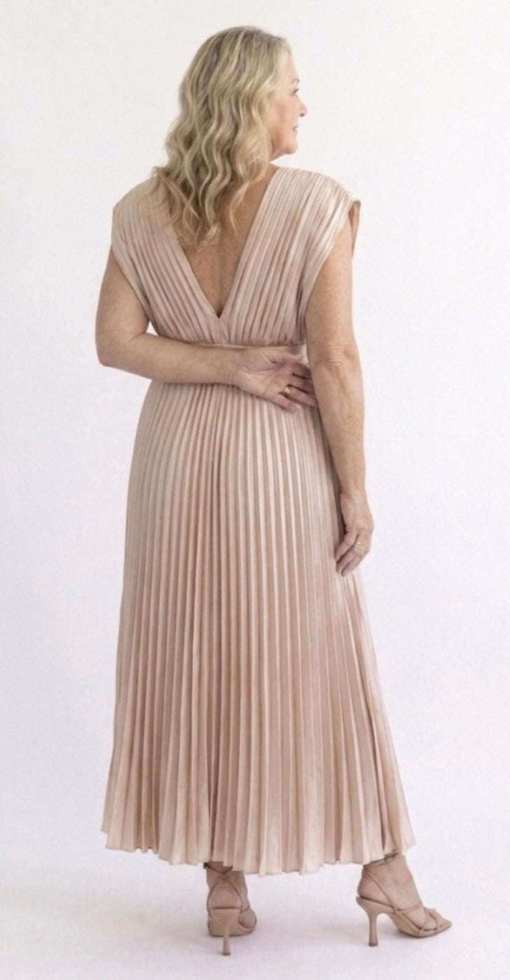 Ivy™  | Timeless Pleated Midi Dress
