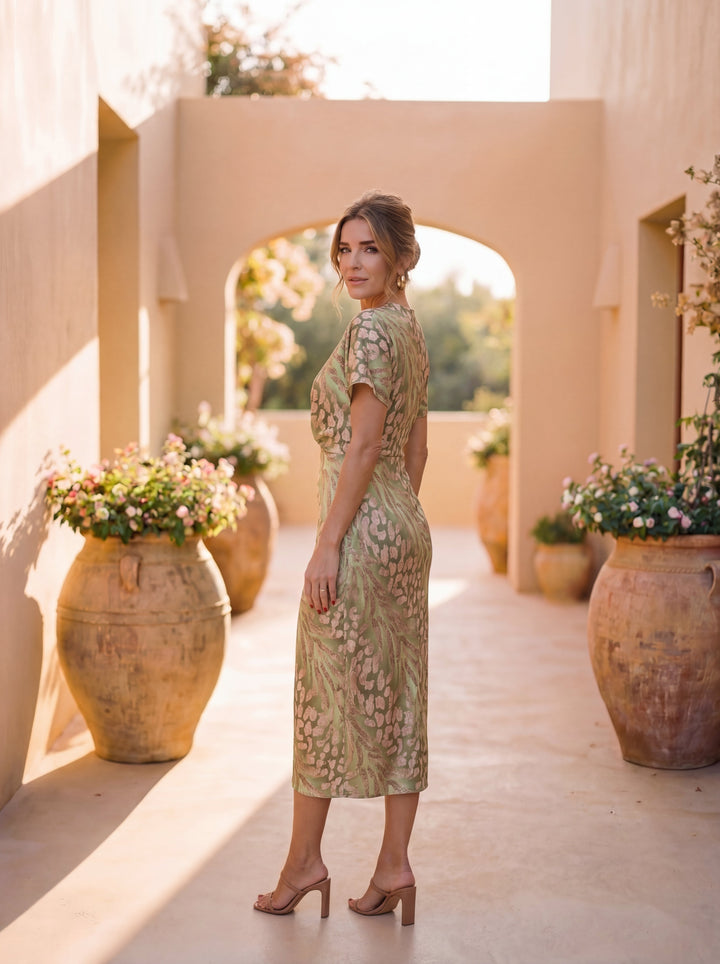 VILANA | Chic Midi Dress