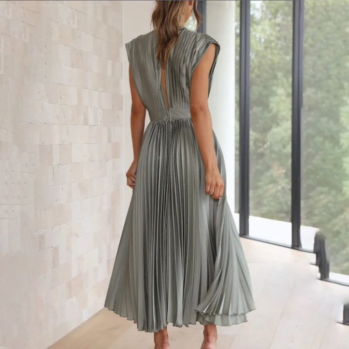 Ivy™ | Classic Pleated Midi Dress