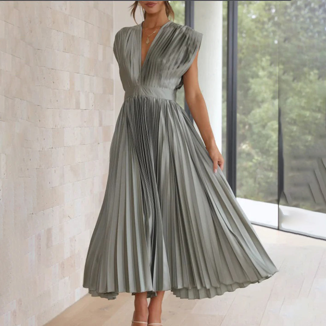 Ivy™  | Timeless Pleated Midi Dress