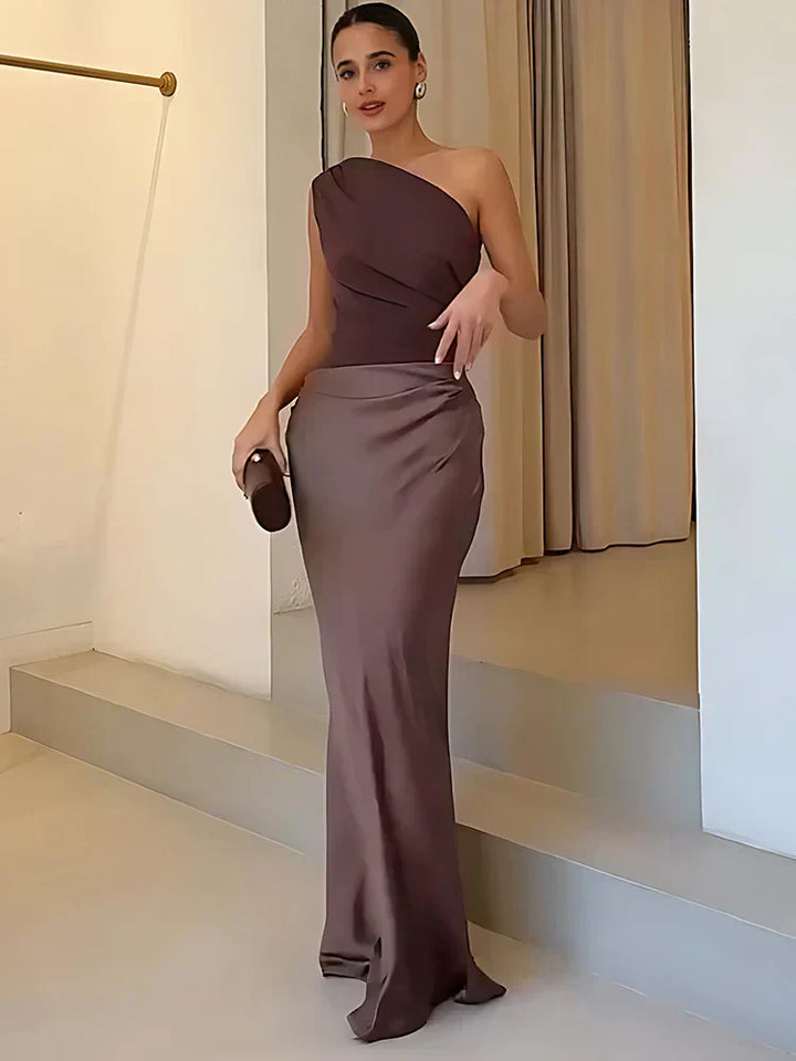 Ivy™ | Satin Maxi Dress with a Stylish Guilt