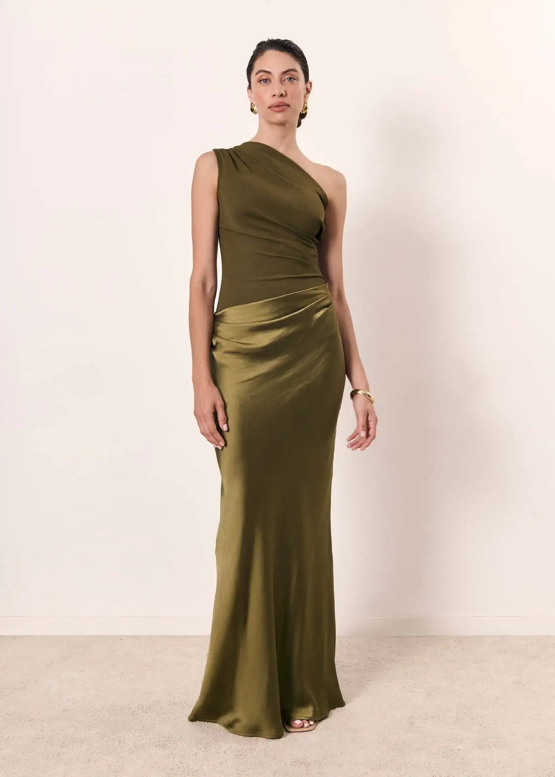 Ivy™ | Satin Maxi Dress with a Stylish Guilt
