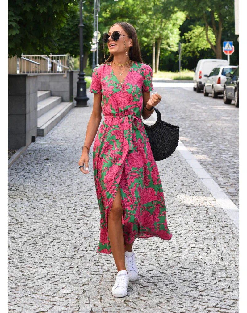 Julia – Chic V-Neck Elegance Dress