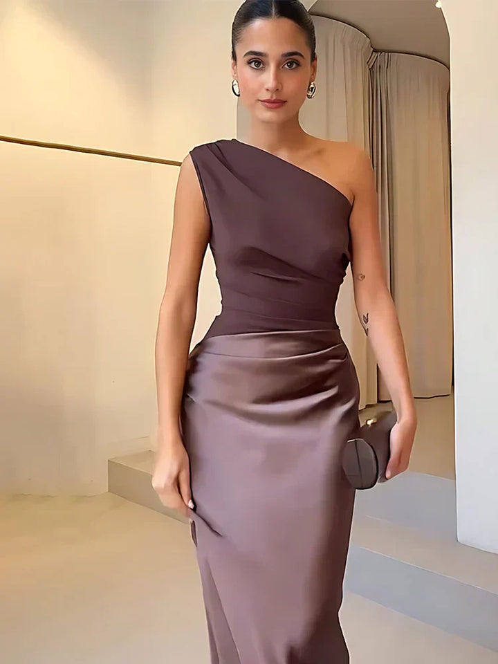 Ivy™ | Satin Maxi Dress with a Stylish Guilt