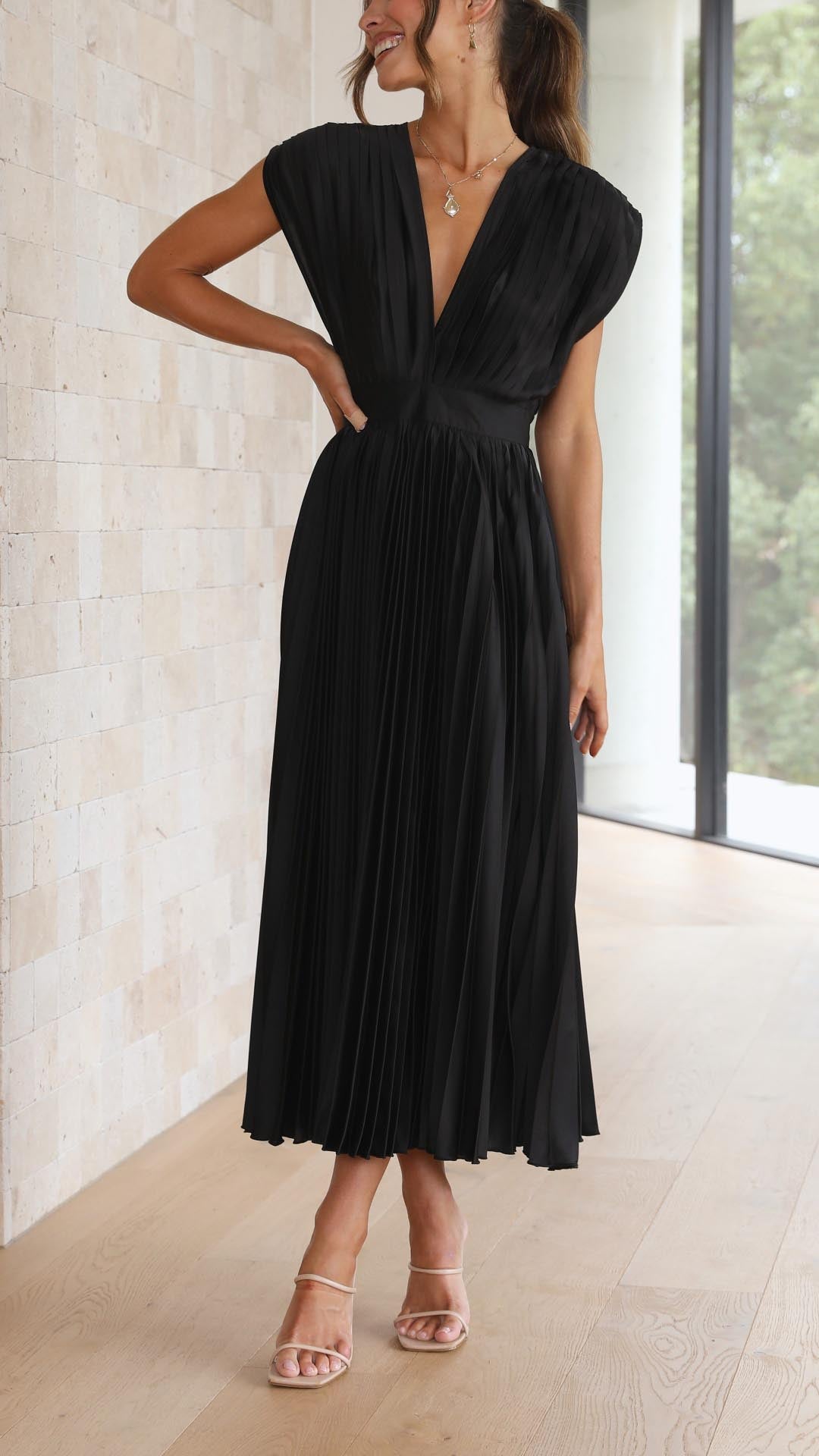 Carol™ | Pleated Flowing Maxi