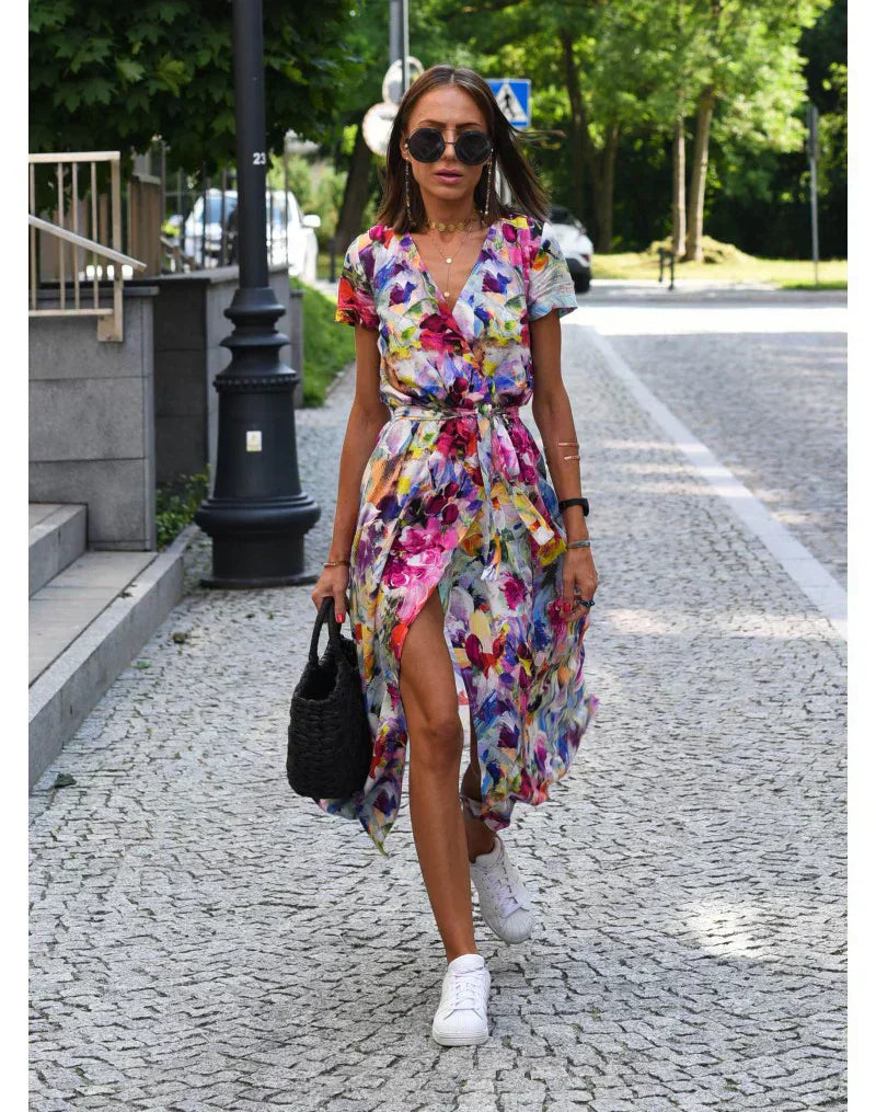 Julia – Chic V-Neck Elegance Dress
